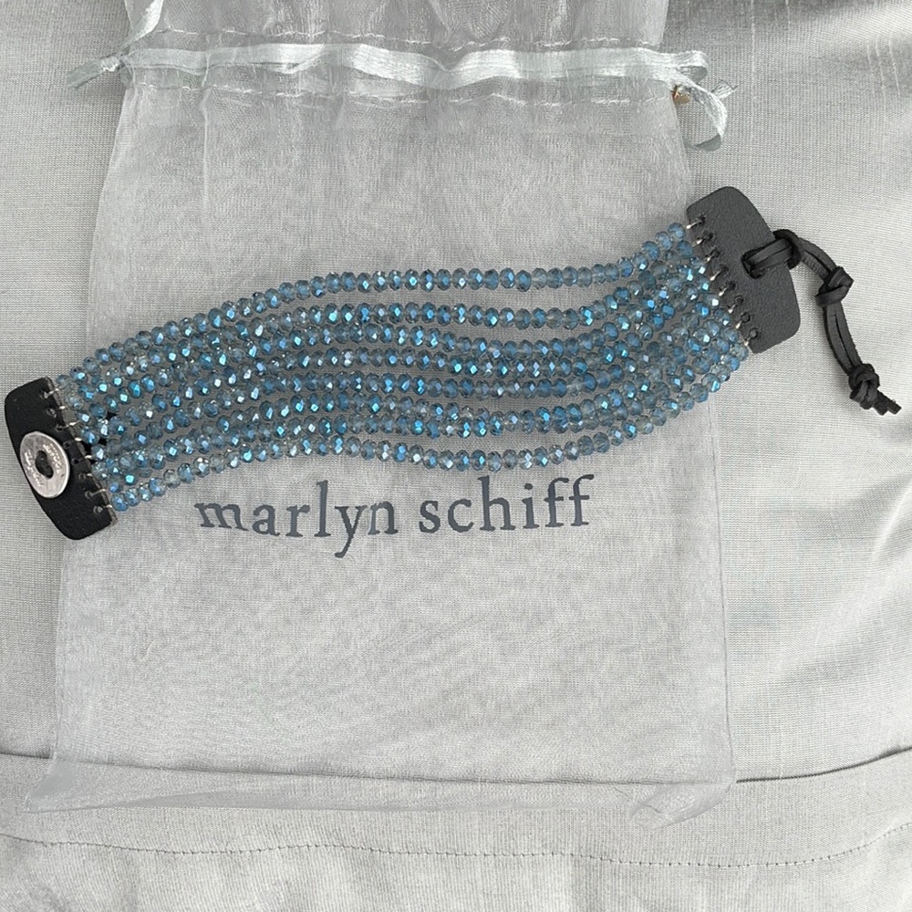 Women’s blue beaded bracelet
